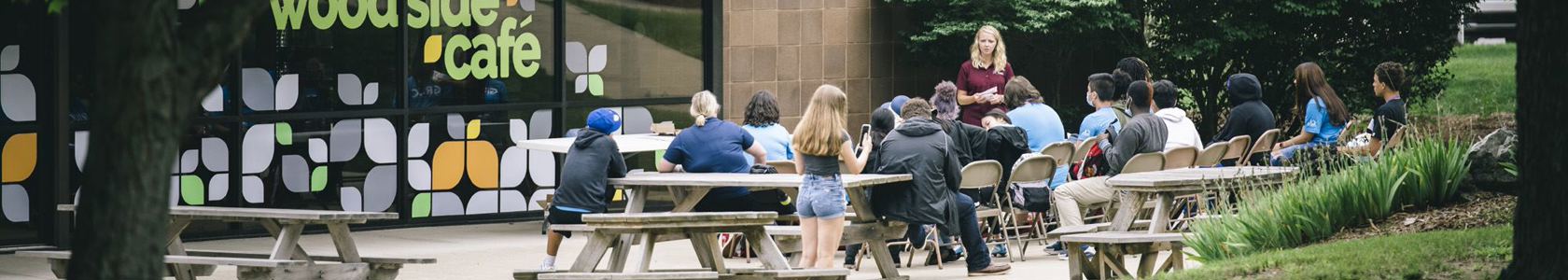 Outside view of the Woodside Cafe.