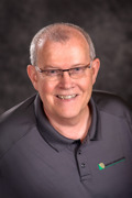 Headshot of Everett Holloway
